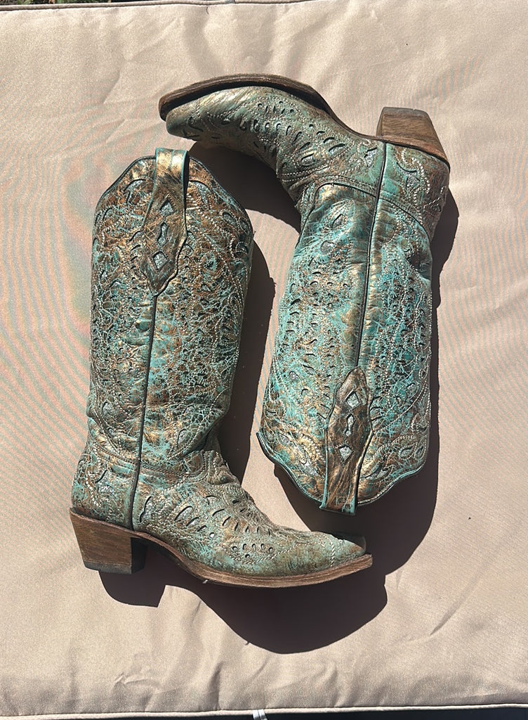 Manhattan Richelieu in waxed alligator leather ($10,000) found on Polyvore