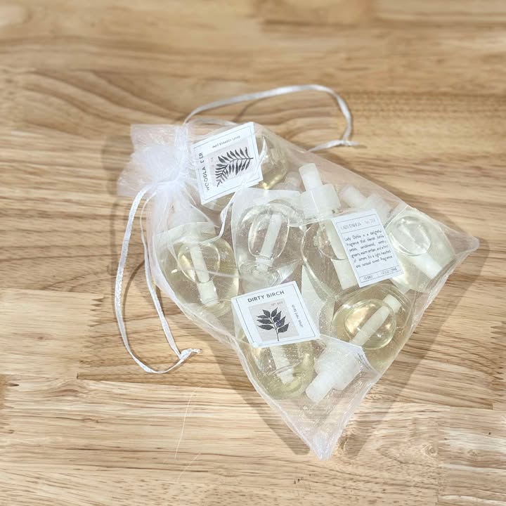 URTHY The EHREE Scented Wall Plug - In & Scent Bottles - 260 Broadway Boutique
